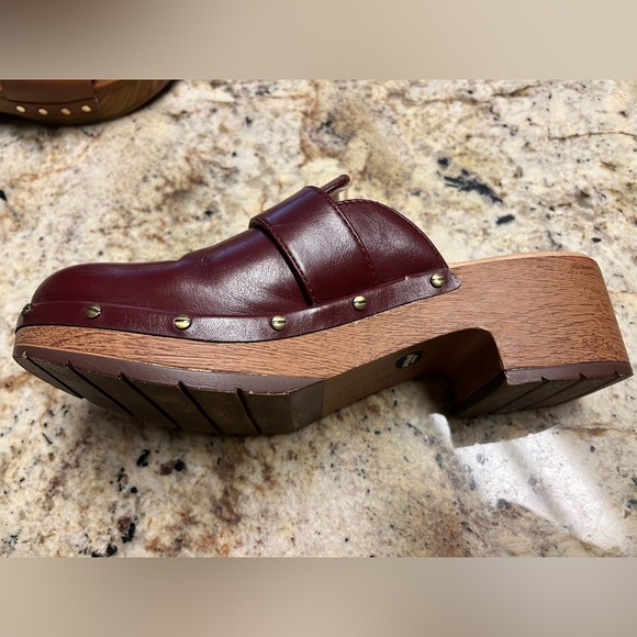 Dr Scholl’s Classic Clog - Picture 2 of 5